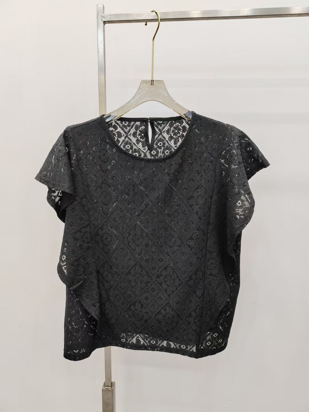 悠揚的晚宴|絲滑幾何菱紋荷葉邊蕾絲上衣