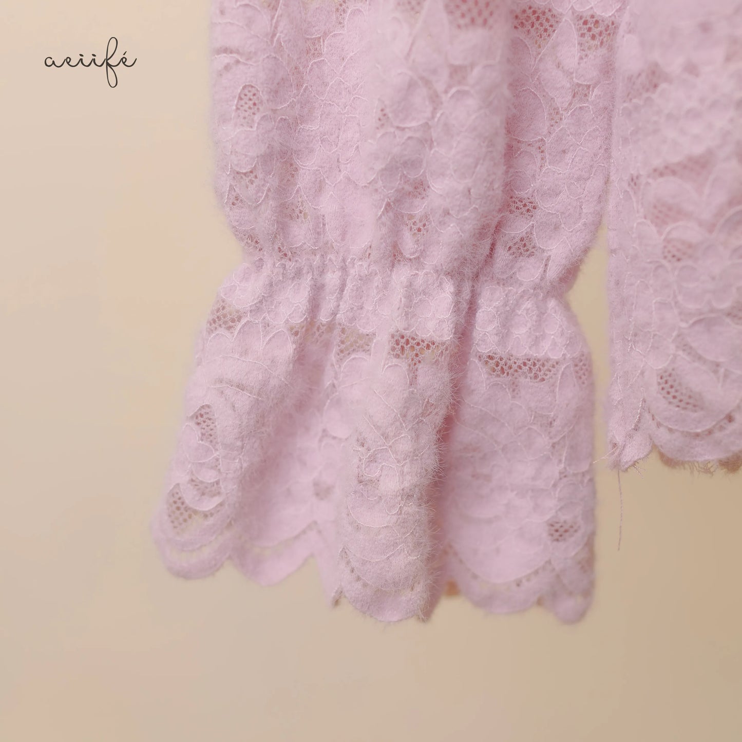 精緻絨毛質感蕾絲上衣