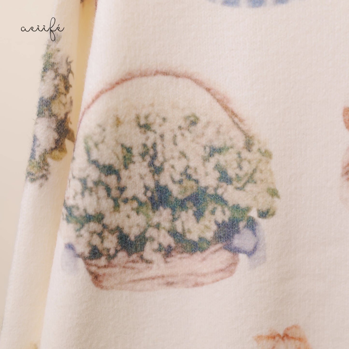 質感復古繪本圖案細滑針織上衣