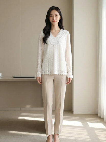 精緻V型勾花領直紋絨毛蕾絲上衣