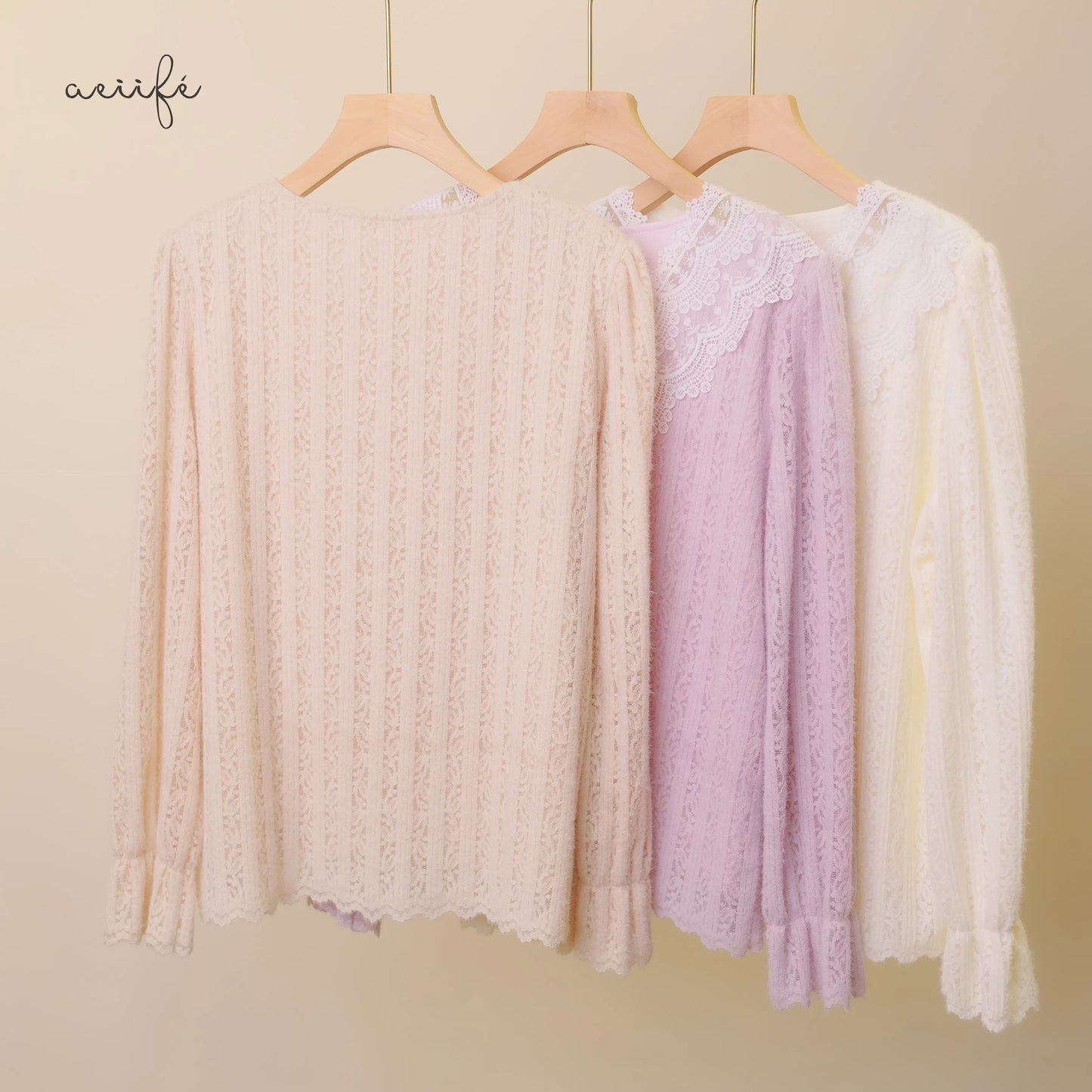 精緻V型勾花領直紋絨毛蕾絲上衣