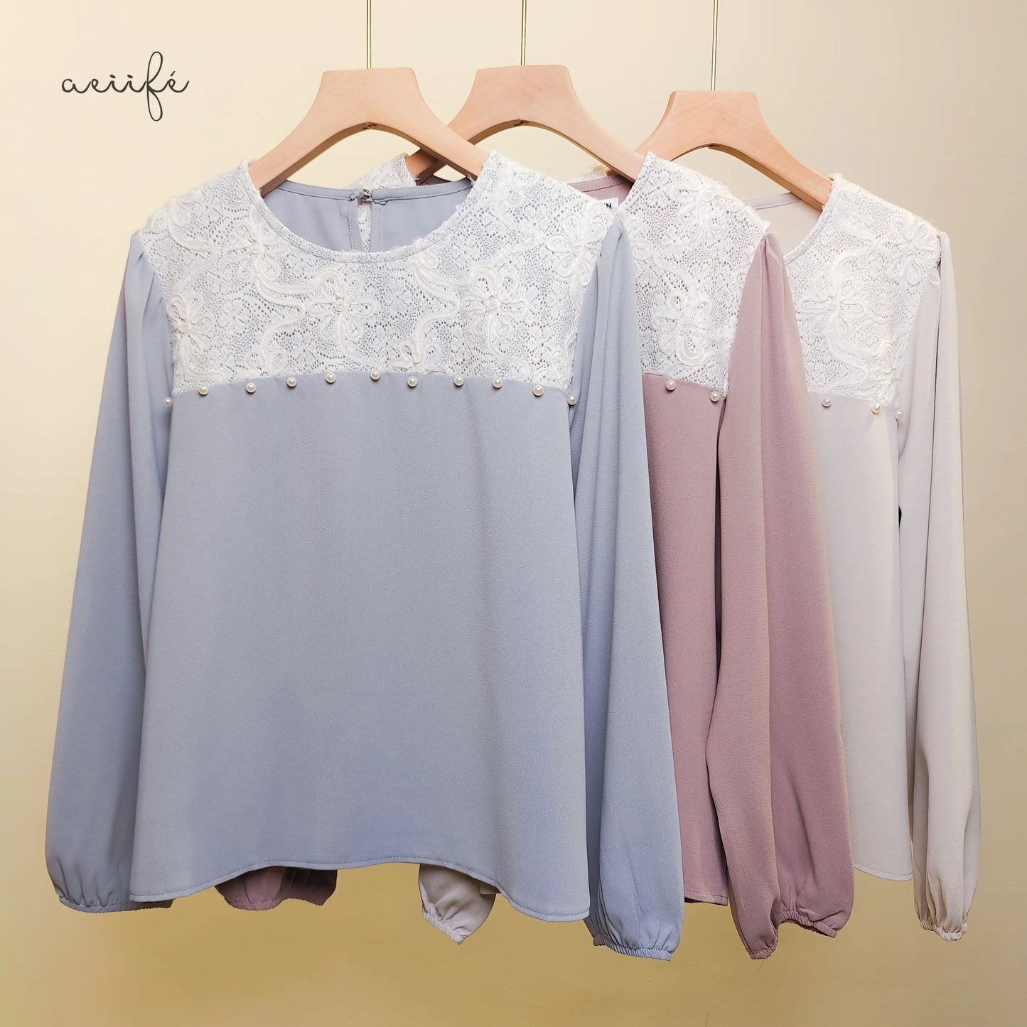 立體捲花蕾絲釘珠厚雪紡上衣