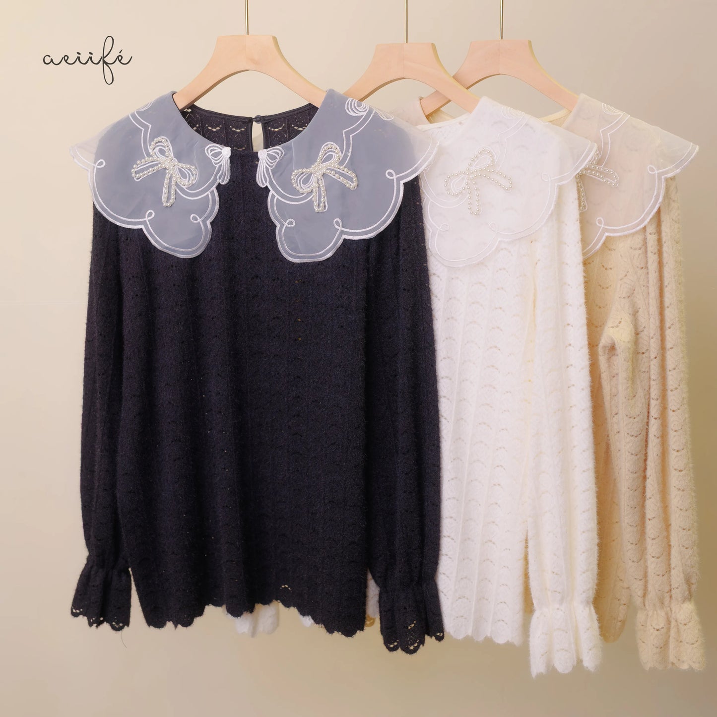 釘珠刺繡領直紋絨面蕾絲上衣