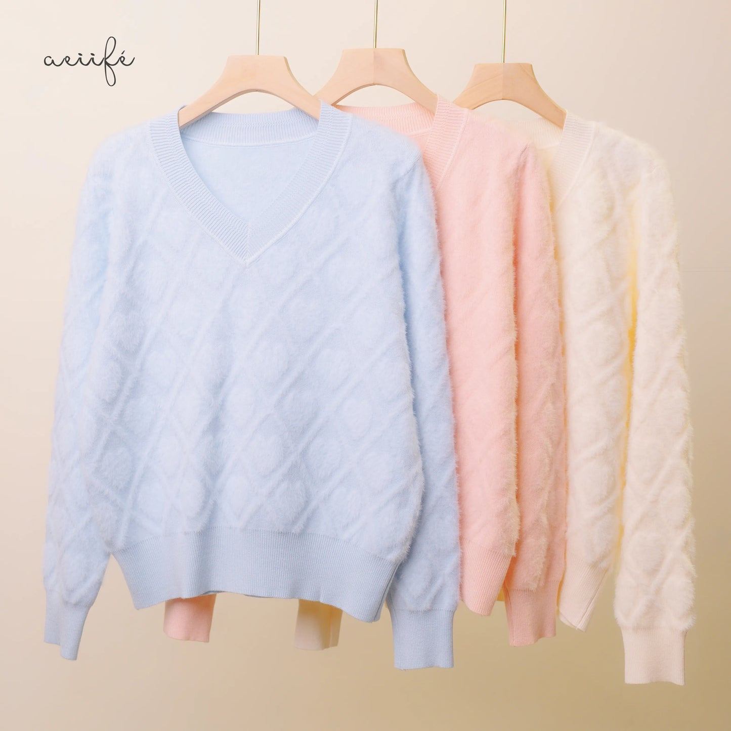 線條菱格絨感針織上衣