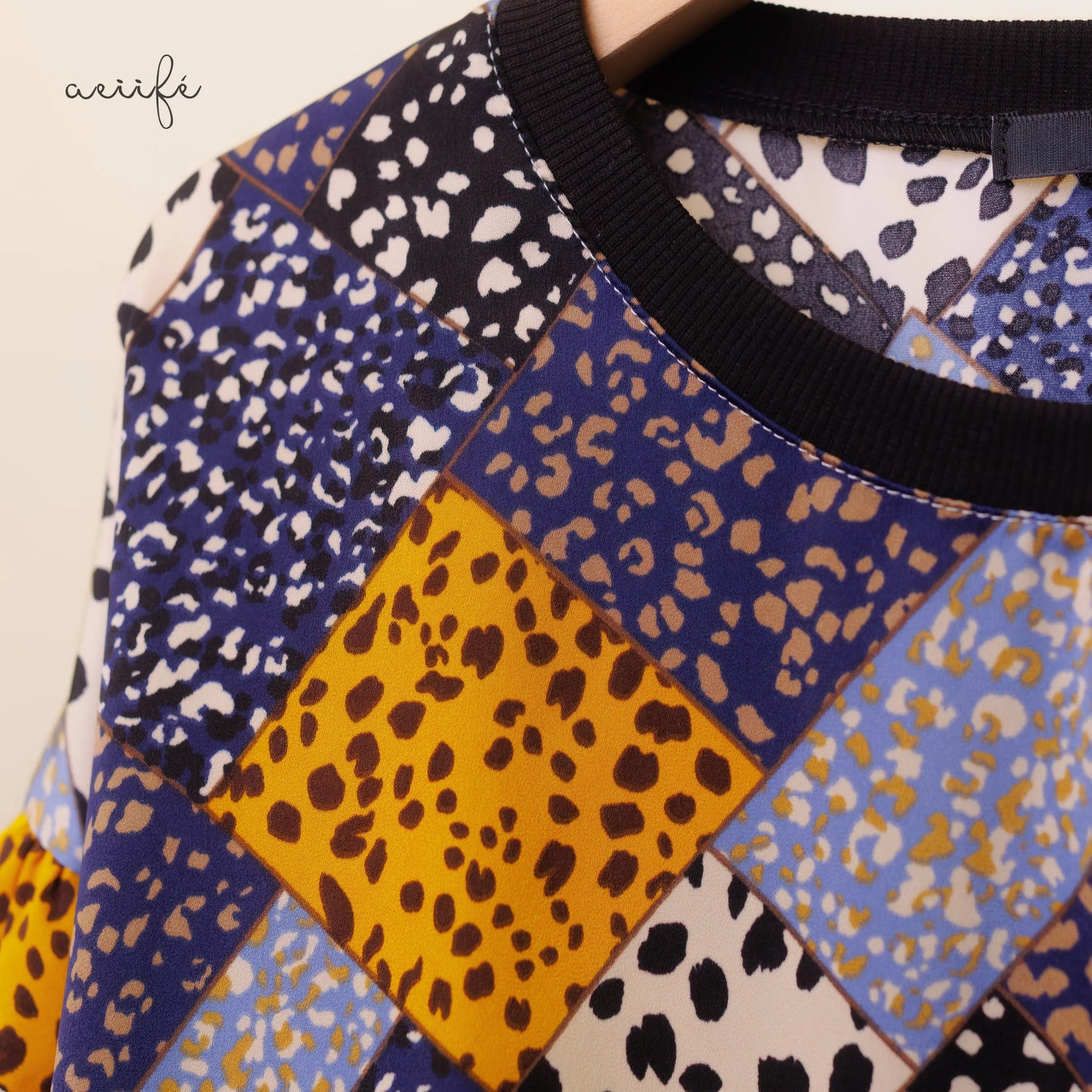 菱格印花雪紡上衣