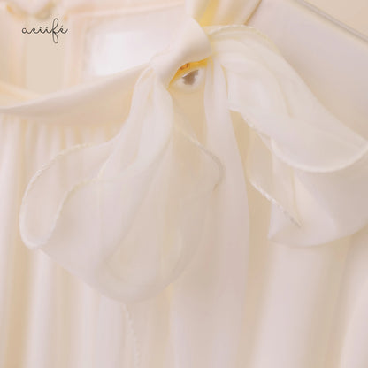 蝴蝶結絲滑綢緞上衣