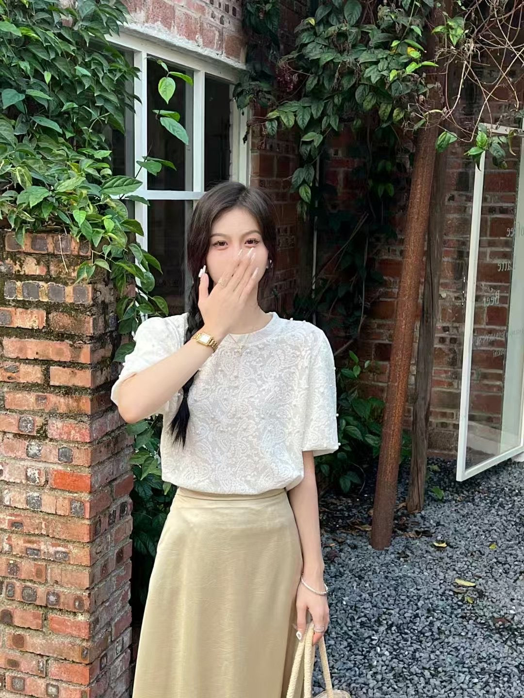 靜謐的晨光｜浮雕織紋釘珠立體袖上衣